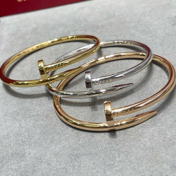 🌟New Gold Plated Over Stainless Steel Nail Clou Bracelet - Picture 5 of 12